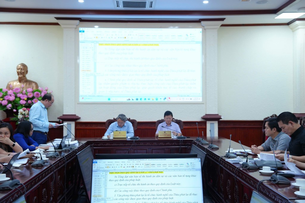 Đơn giản hóa thủ tục thi hành án và thủ tục hành chính, đẩy mạnh nội dung phân cấp, phân quyền trong công tác thi hành án dân sự