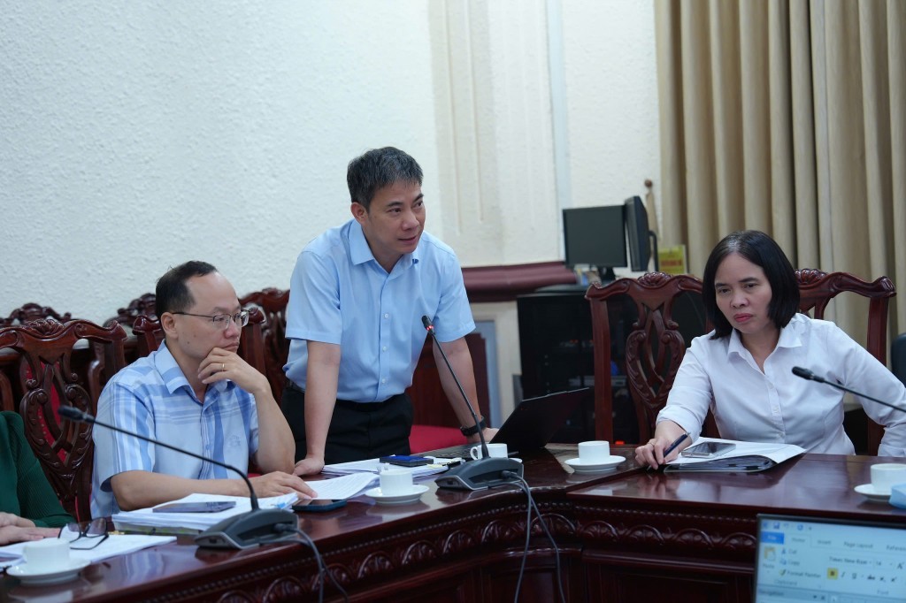 Đơn giản hóa thủ tục thi hành án và thủ tục hành chính, đẩy mạnh nội dung phân cấp, phân quyền trong công tác thi hành án dân sự