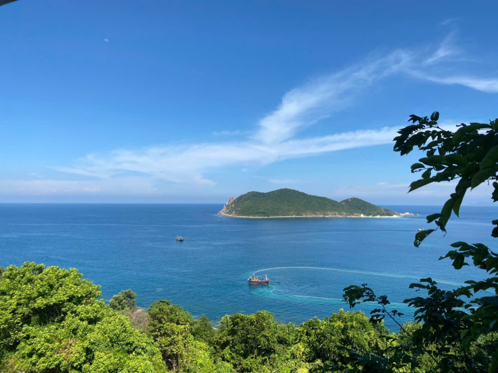 CẢI CÁCH THỂ CHẾ, CHÍNH SÁCH QUẢN LÝ VÀ PHÁT TRIỂN DU LỊCH BỀN VỮNG Ở VIỆT NAM TRONG TÌNH HÌNH MỚI