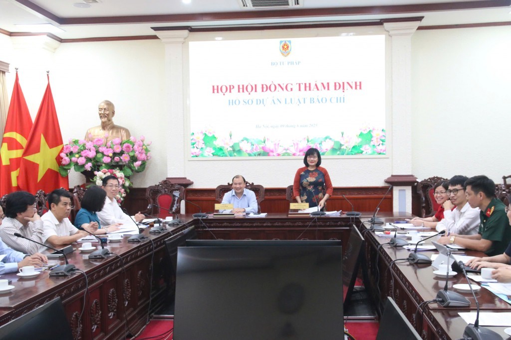 Tiếp tục hoàn thiện khung pháp lý cho sản phẩm báo chí trên không gian mạng