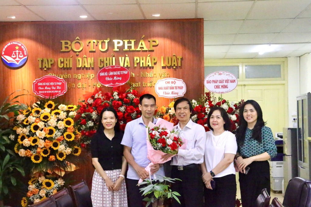 Thứ trưởng Nguyễn Thanh Ngọc chúc mừng Tạp chí Dân chủ và Pháp luật nhân kỷ niệm 100 năm Ngày Báo chí cách mạng Việt Nam