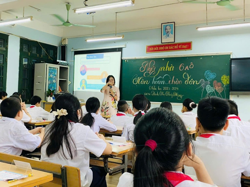 Điều kiện để được hưởng chế độ tiền lương và phụ cấp cao hơn so với nhà giáo làm việc trong điều kiện bình thường