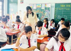 Điều kiện để được hưởng chế độ tiền lương và phụ cấp cao hơn so với nhà giáo làm việc trong điều kiện bình thường