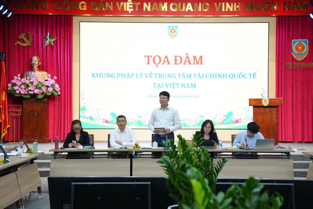 Khẩn trương xây dựng khung pháp lý về Trung tâm tài chính quốc tế tại Việt Nam