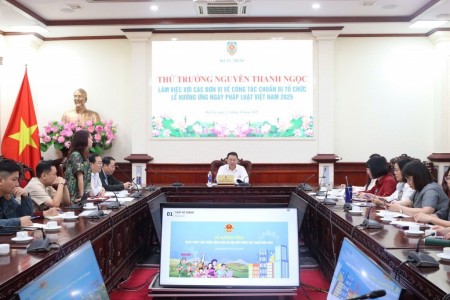 Khẩn trương hoàn thiện công tác chuẩn bị tổ chức Lễ hưởng ứng Ngày Pháp luật Việt Nam năm 2025