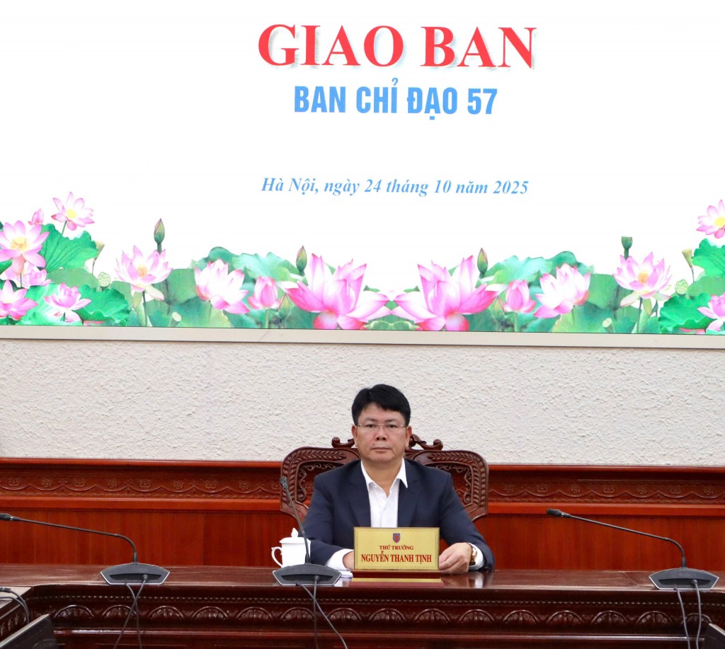 Tiếp tục phát huy tinh thần chủ động, tăng cường lấy ý kiến các bộ, ngành, địa phương, chuyên gia trong xây dựng, vận hành các nền tảng dữ liệu quốc gia