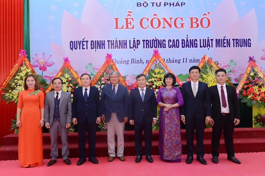 Công tác đào tạo cao đẳng, trung cấp pháp luật; bồi dưỡng chuyên môn, nghiệp vụ, kỹ năng nghề nghiệp cho các tổ chức, cá nhân khu vực miền Trung - Tây Nguyên - Kết quả và định hướng
