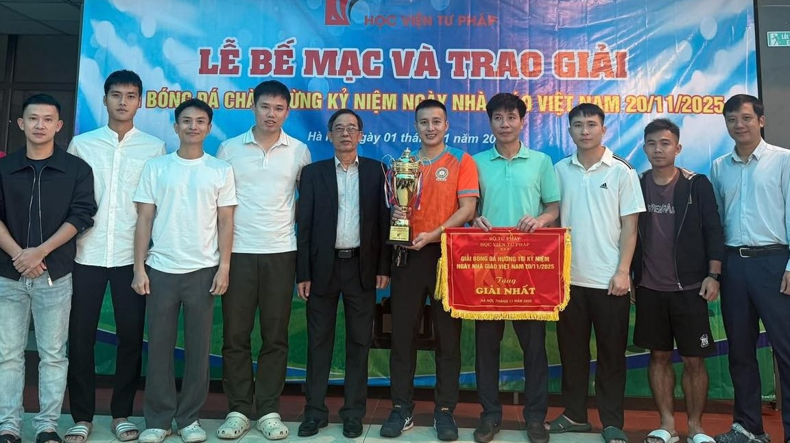 Học viện Tư pháp tổ chức chuỗi hoạt động sôi nổi, thắt chặt đoàn kết hướng tới Ngày Nhà giáo và Ngày Pháp luật Việt Nam