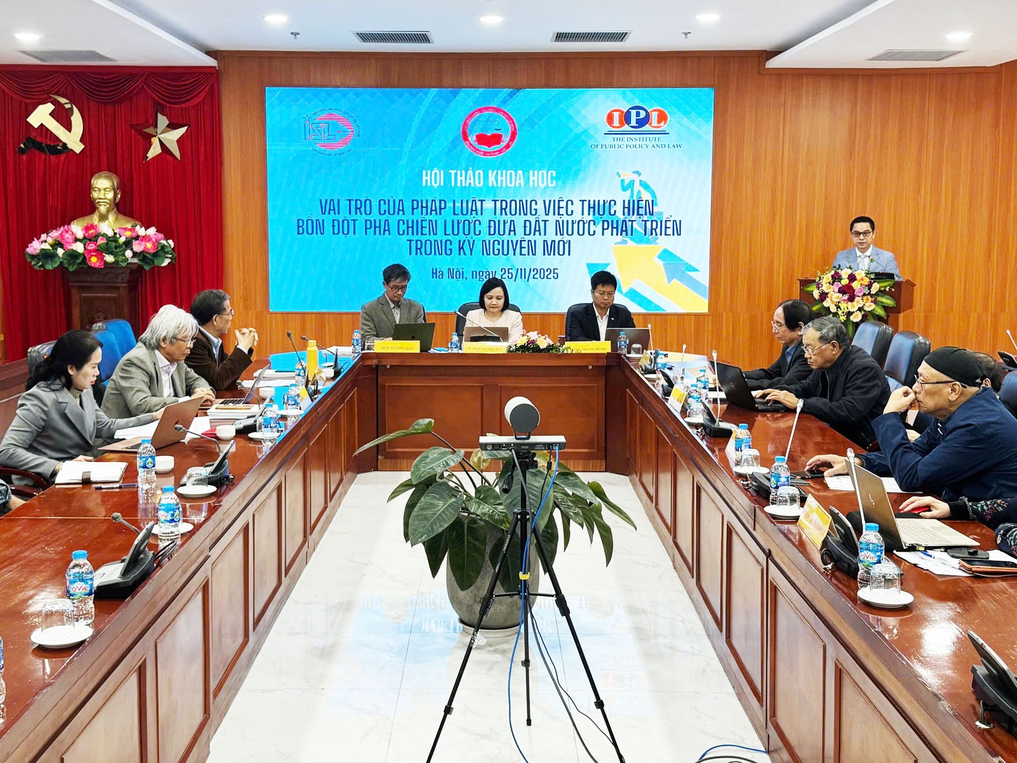 Vai trò của pháp luật trong việc thực hiện bốn đột phá chiến lược đưa đất nước phát triển trong kỷ nguyên mới