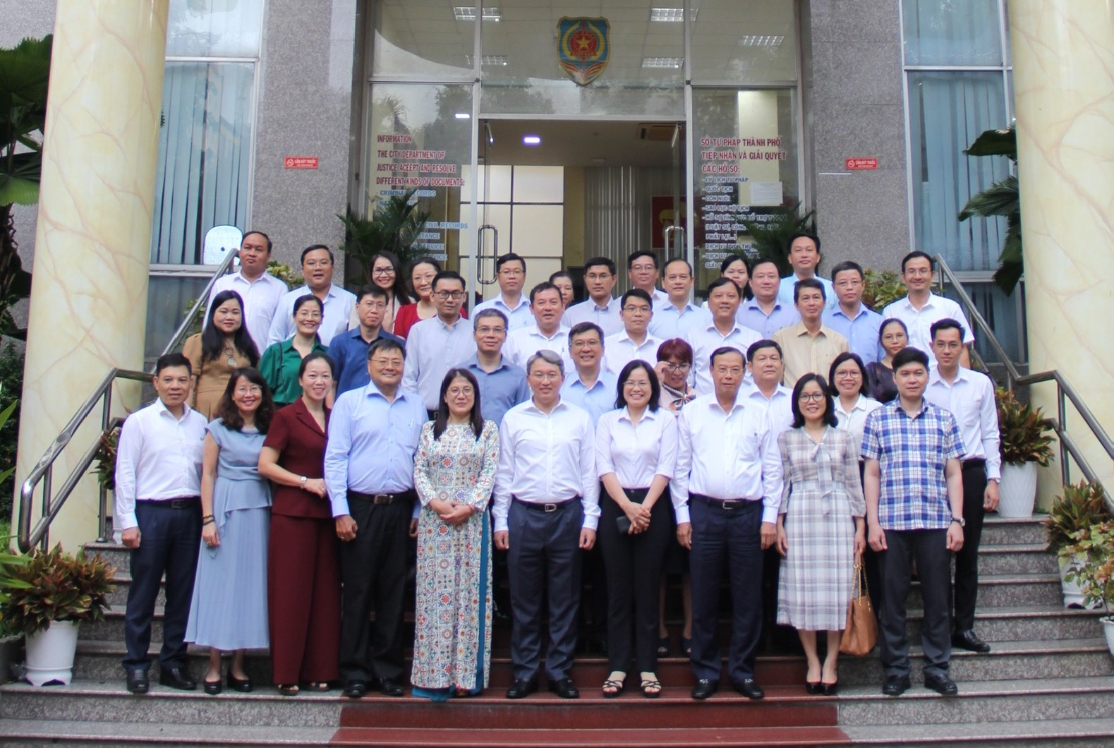 Vai trò của Bộ Tư pháp trong xây dựng, hoàn thiện thể chế và đào tạo, bồi dưỡng nguồn nhân lực cho đất nước