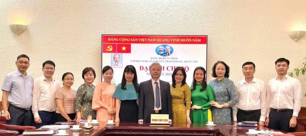 Công tác xây dựng Đảng trong Đảng bộ Bộ Tư pháp giai đoạn 2015 - 2025: Thành tựu, bài học kinh nghiệm và định hướng đến năm 2030