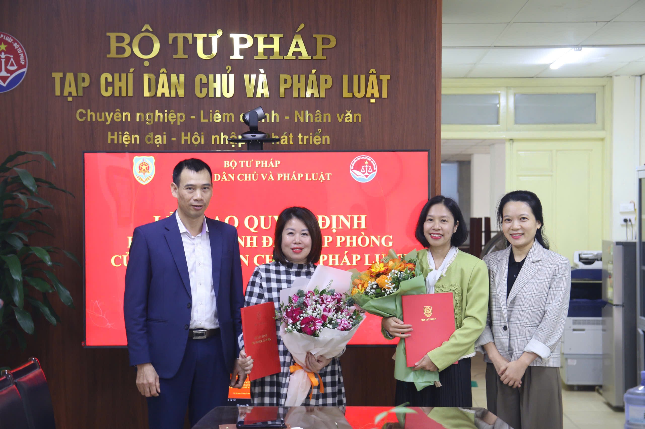 Kiện toàn lãnh đạo cấp phòng của Tạp chí Dân chủ và Pháp luật