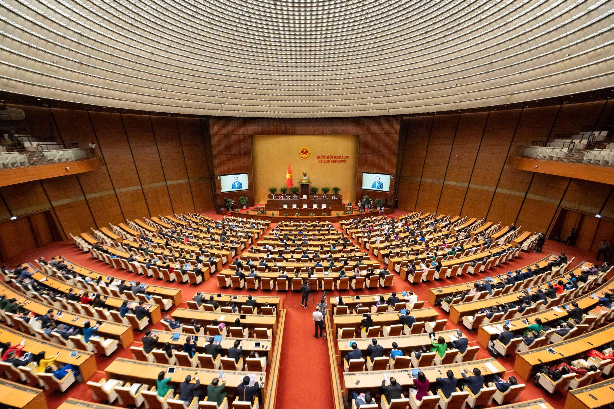 Quy trình giới thiệu ứng cử đại biểu Quốc hội khóa XVI và tổ chức hội nghị lấy ý kiến cử tri nơi công tác