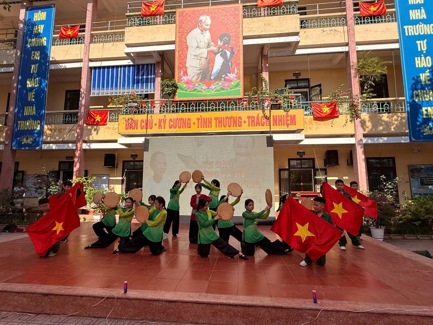 Mô hình “lớp học mở” tại trường THCS Hoàng Văn Thụ (Ninh Bình): Kiến tạo ý thức công dân từ di sản, lịch sử và thực tiễn cuộc sống