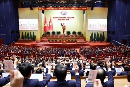 Thông qua Nghị quyết Đại hội đại biểu toàn quốc lần thứ XIV của Đảng