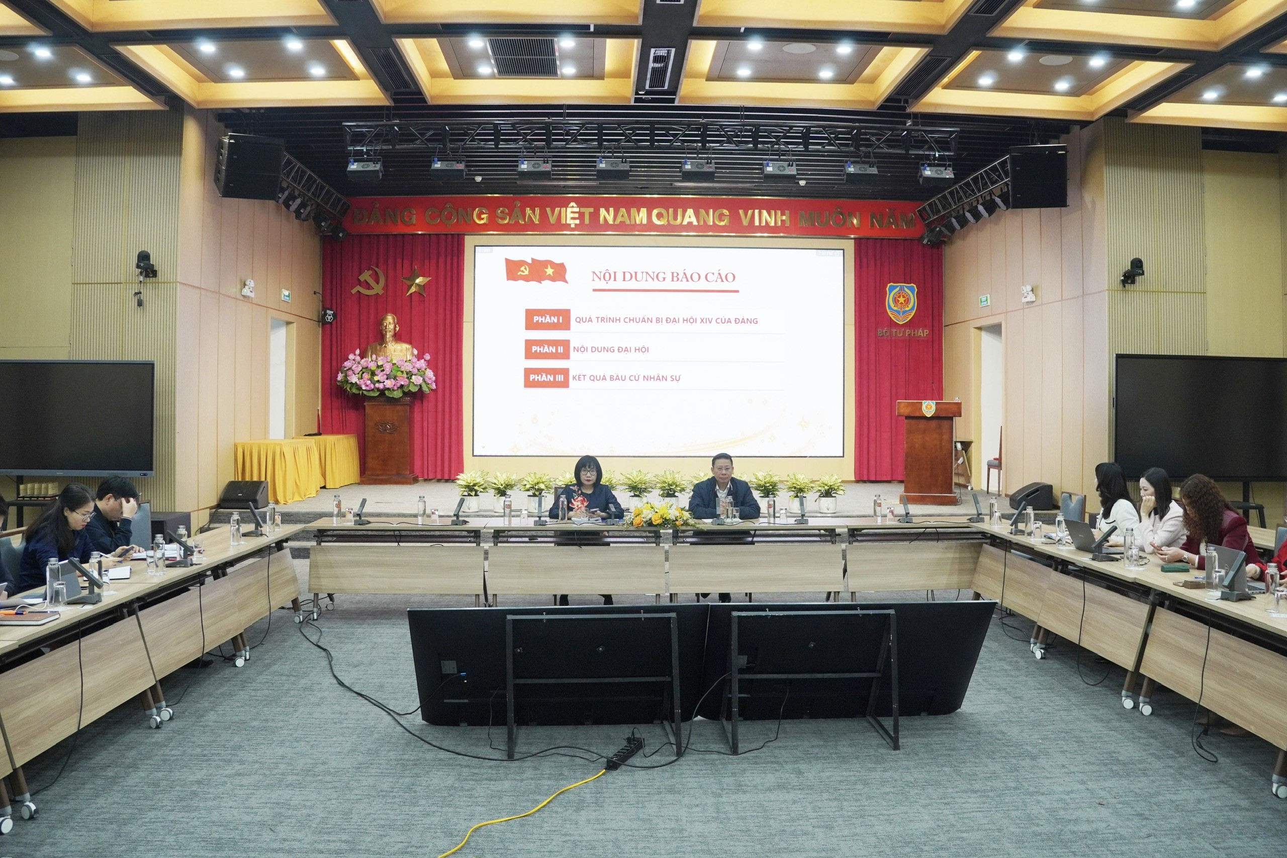 Tăng cường cung cấp thông tin chính thống, chuẩn xác, kịp thời, chủ động định hướng tư tưởng