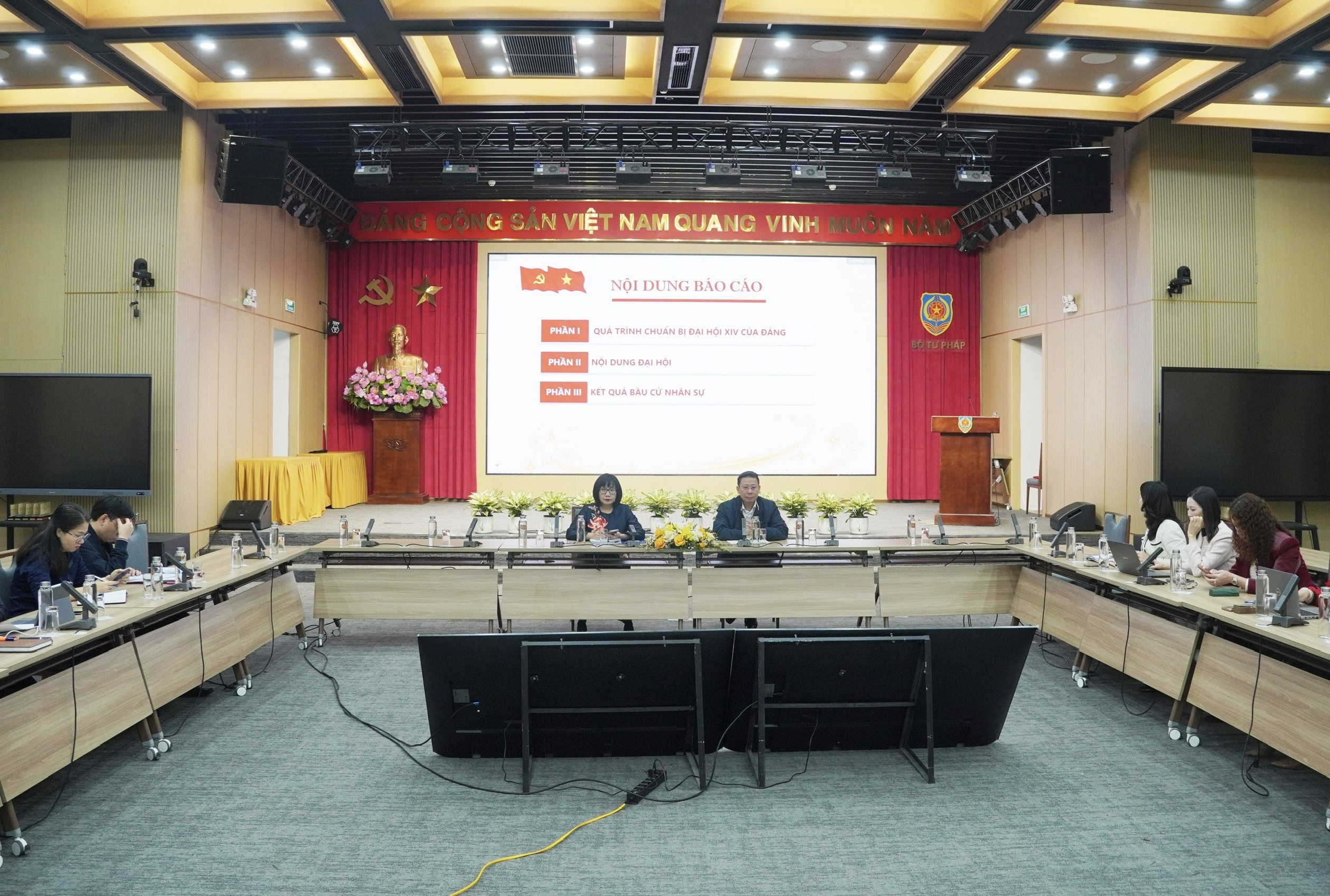 Tăng cường cung cấp thông tin chính thống, chuẩn xác, kịp thời, chủ động định hướng tư tưởng