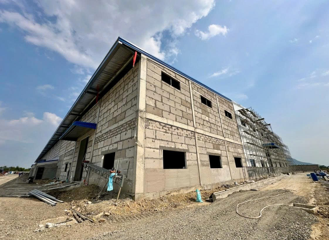 Gạch không nung - Xu hướng vật liệu xanh  và giải pháp hệ sơn thông minh Hoa Việt cho công trình bền vững