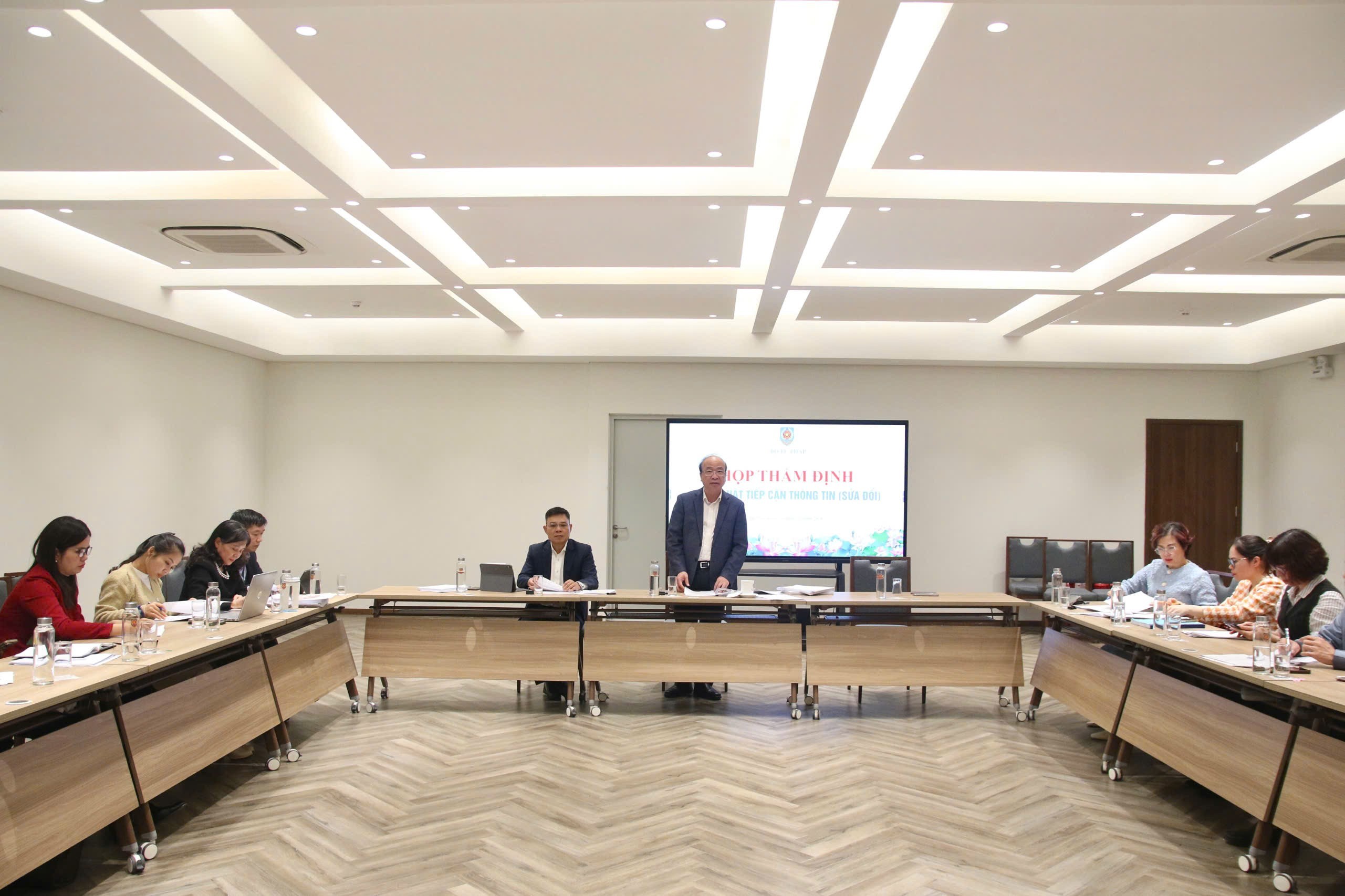 Rà soát cơ chế bảo vệ quyền tiếp cận thông tin, bảo đảm thống nhất hệ thống pháp luật