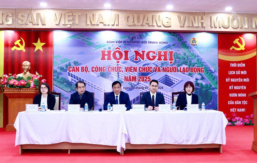 Bệnh viện Bệnh Nhiệt đới Trung ương bứt phá toàn diện, khẳng định vị thế bệnh viện chuyên sâu hàng đầu