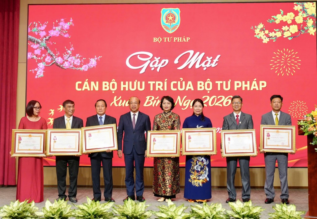 Lãnh đạo Bộ Tư pháp gặp mặt, tri ân cán bộ hưu trí dịp xuân Bính Ngọ 2026