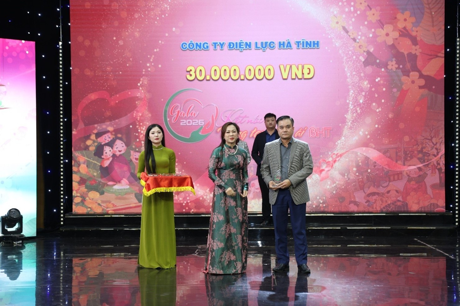 Để mùa xuân ấm hơn