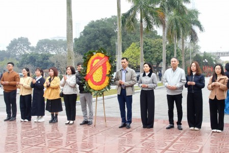 Tạp chí Dân chủ và Pháp luật dâng hương tri ân các anh hùng liệt sỹ nhân dịp Xuân Bính Ngọ năm 2026