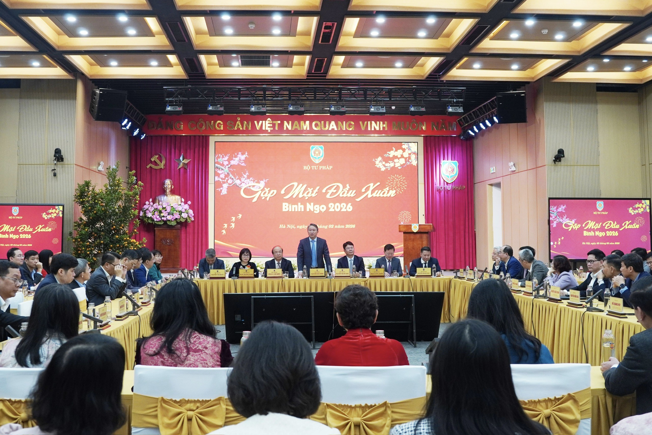 Bộ Tư pháp tổ chức gặp mặt đầu xuân năm Bính Ngọ