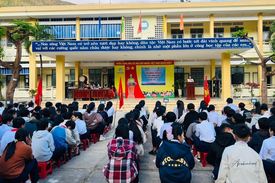 Bảo đảm quyền giữ gìn, phát huy bản sắc văn hóa của trẻ em dân tộc thiểu số ở trường học - Từ thực tiễn tỉnh Gia Lai