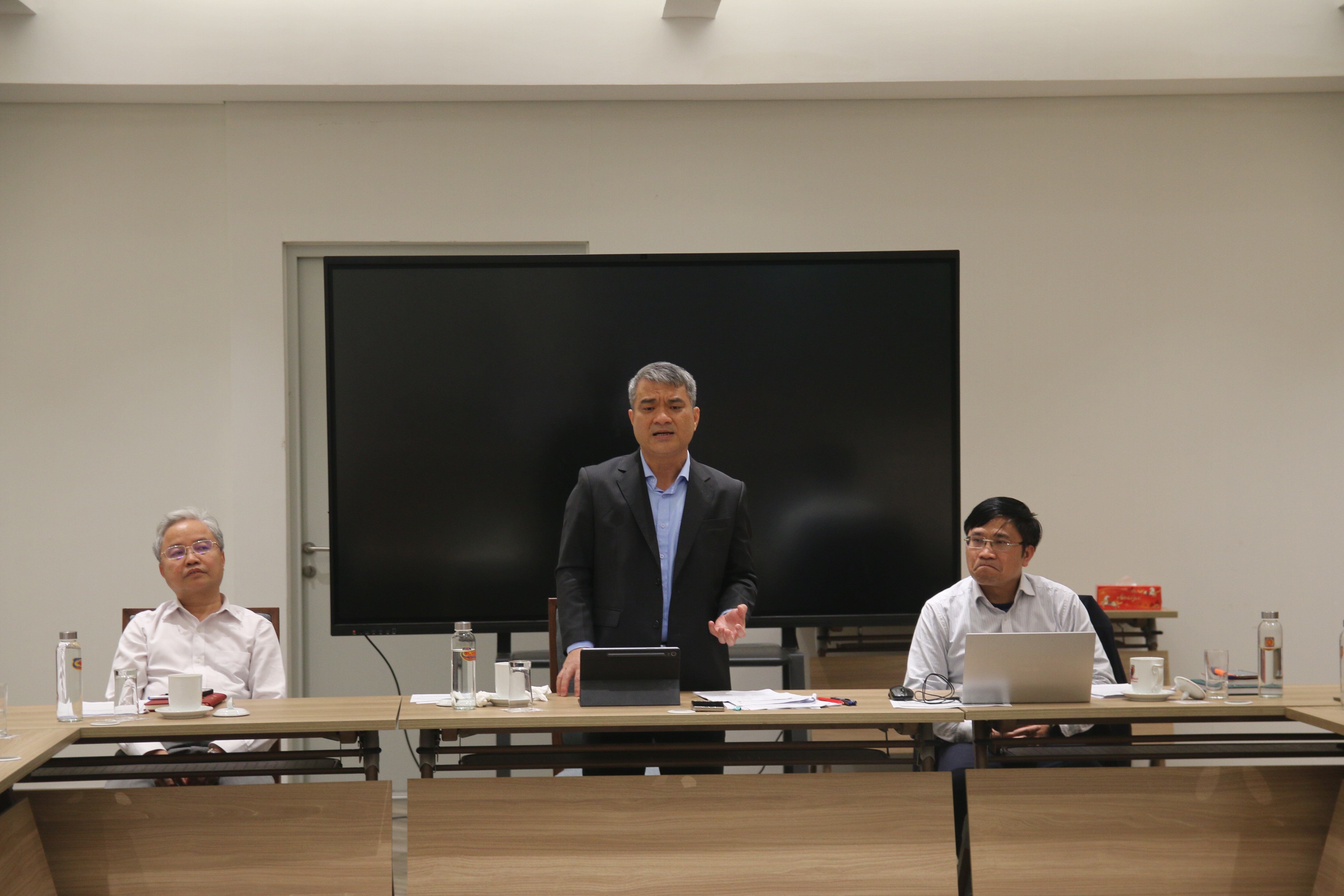 Hoàn thiện hệ thống pháp luật Việt Nam: Nền tảng cho sự phát triển bền vững của đất nước