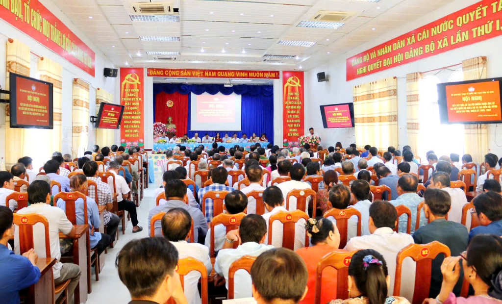 Thứ trưởng Bộ Tư pháp Phan Chí Hiếu tiếp xúc cử tri tại đơn vị bầu cử số 2, tỉnh Cà Mau: 'Khoảng cách địa lý không thể là khoảng cách trách nhiệm'