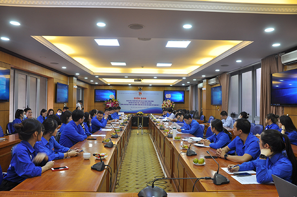 Đoàn viên, thanh niên Khối các cơ quan Trung ương tiếp cận Bộ Pháp điển, hưởng ứng Ngày Pháp luật Việt Nam